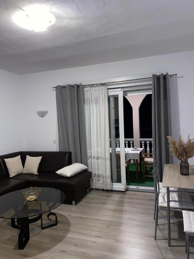 Three Bedroom Apartment Between Trogir And Split Kastela Exterior photo